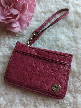Coach Pink Signature Patent Leather Wristlet Card Holder Heart Charm Logo Rare